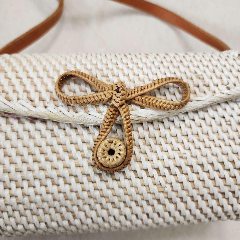 Rattan Bag HandWoven Ratton Tan and White Bag - Picture 7 of 10